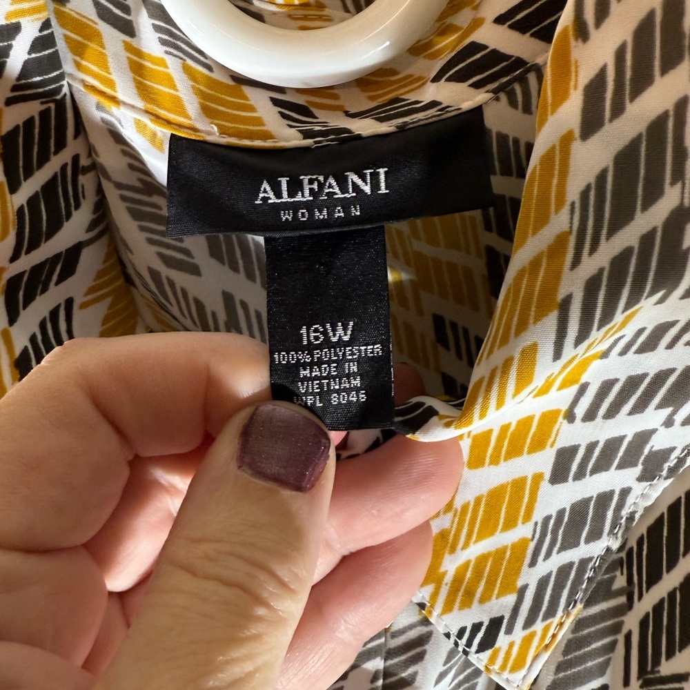 Alfani Woman Stylish Yellow and Gray Patterned Dress - Picture 4 of 5